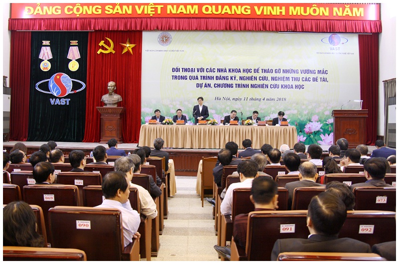 Phó Thủ tướng Vũ Đức Đam tham dự buổi Đối thoại với các nhà khoa học 1